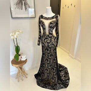 Lace Dress with Open back